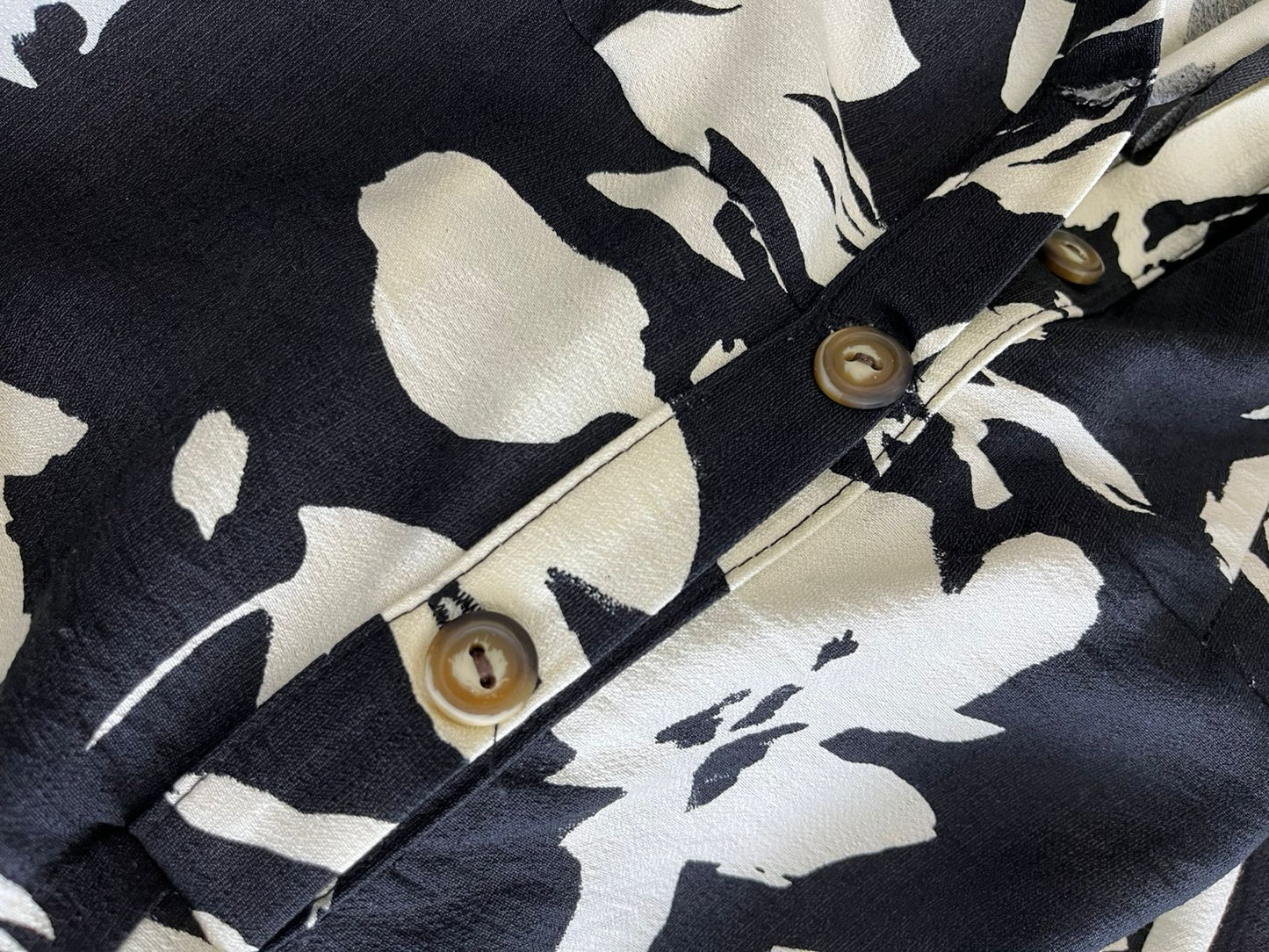 Jumpsuit estampado floral de tirantes negro