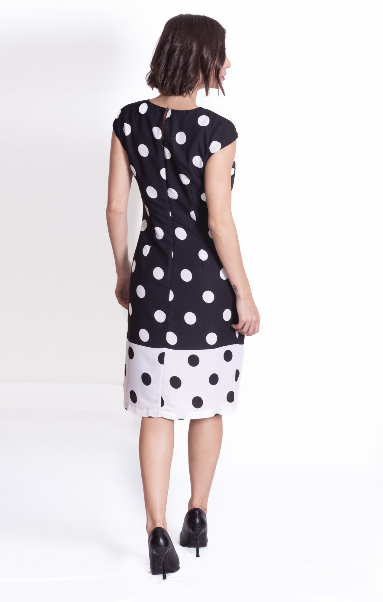 Vestido en contraste Lunares Blanco y negro