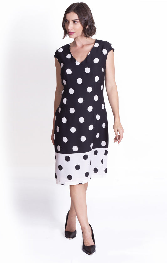 Vestido en contraste Lunares Blanco y negro