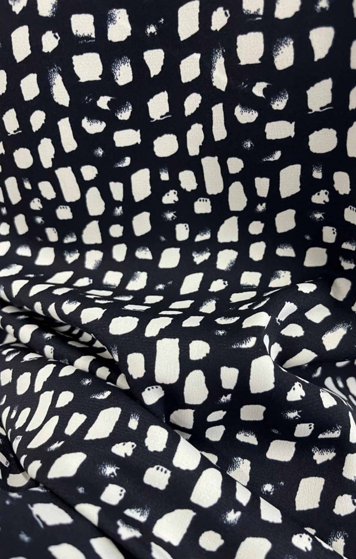 Vestido camisero estampado en contraste