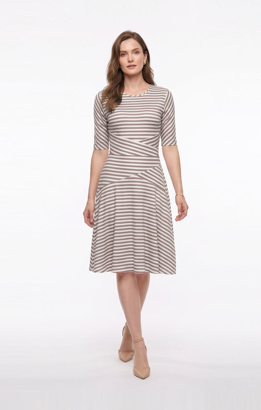 Vestido estampado de rayas beige
