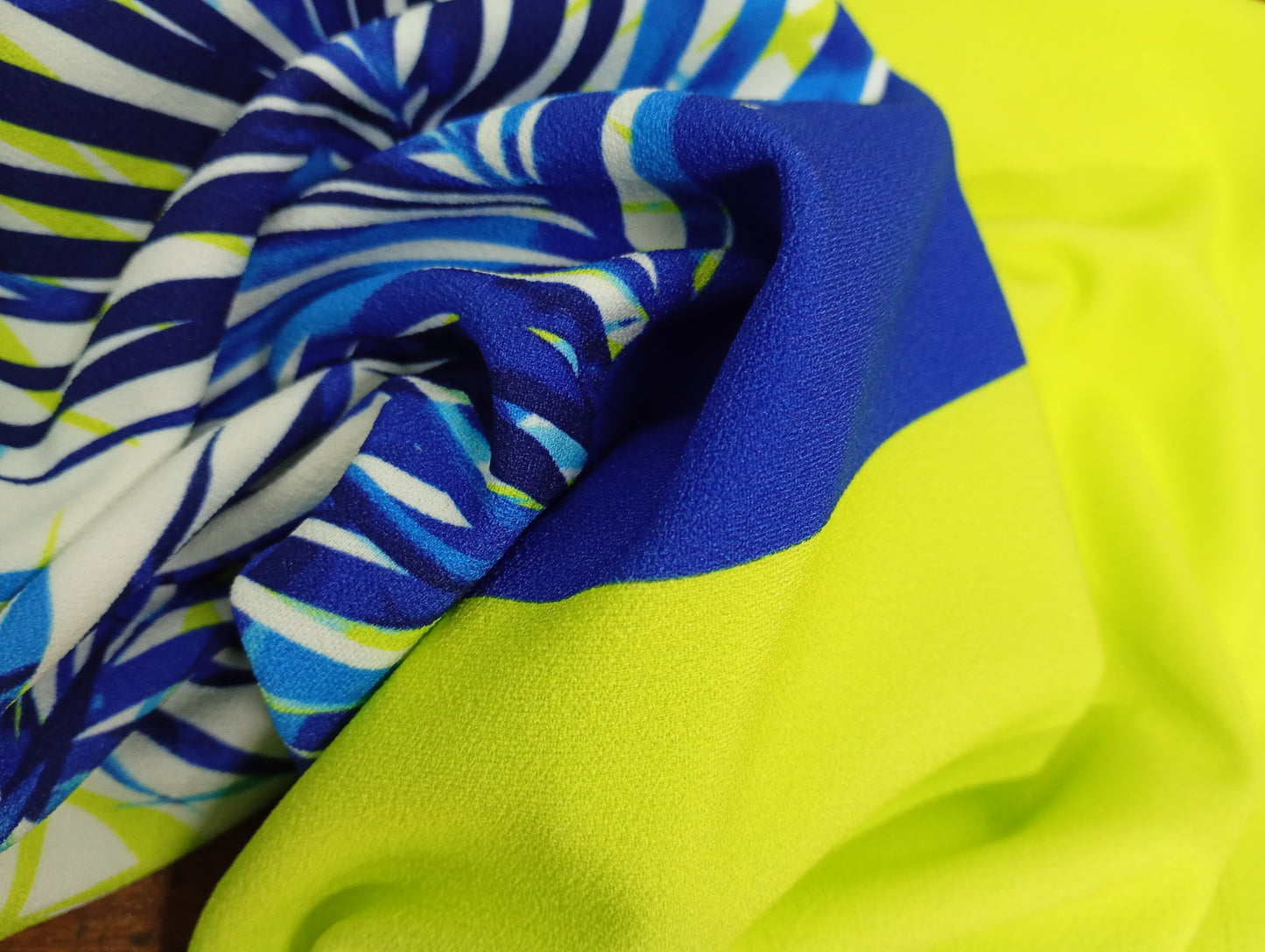 Vestido  Estampado de Palmas en cenefa Azul