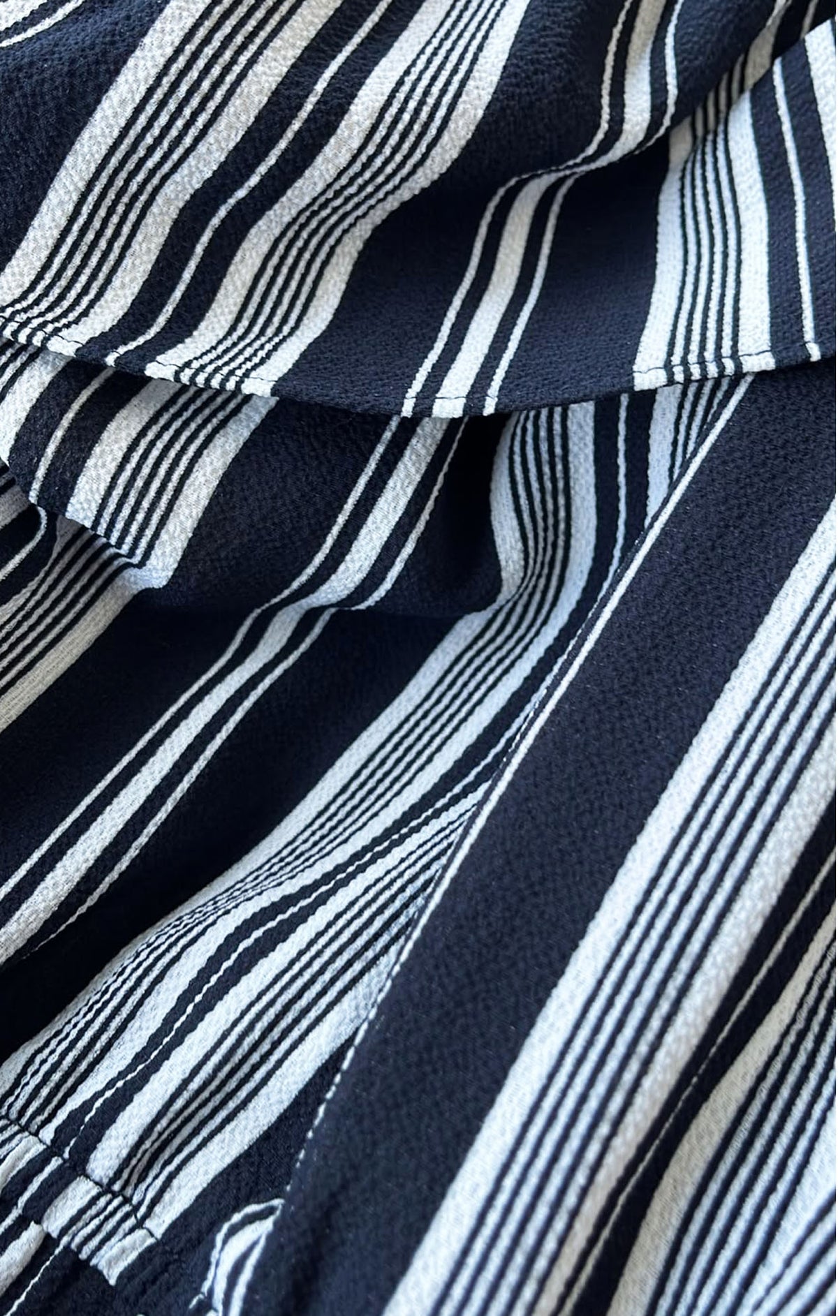 Vestido marino a rayas escote bardot
