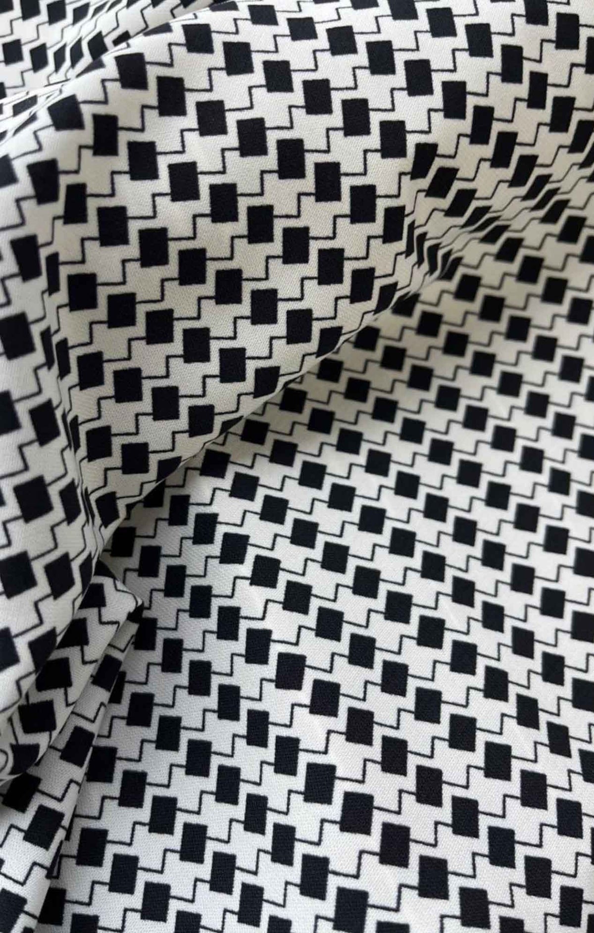 Vestido camisero estampado en contraste
