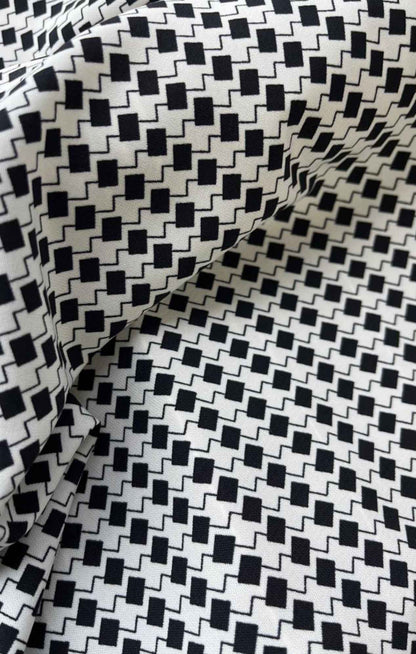 Vestido camisero estampado en contraste