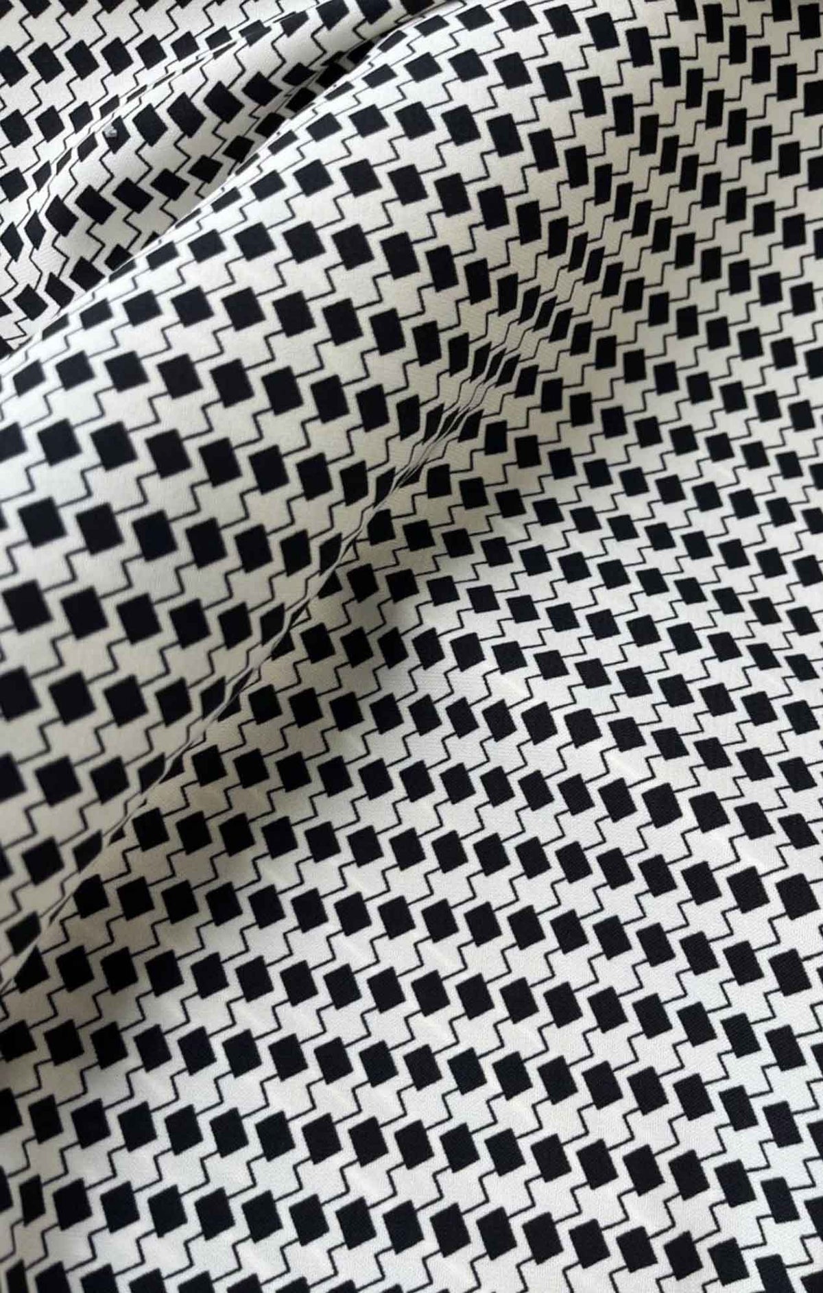 Vestido camisero estampado en contraste